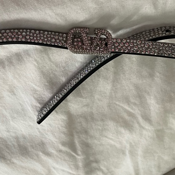 Valentino Garavani women belt
VLogo Belt With Crystals 10mm excellent condition - Picture 2 of 2
